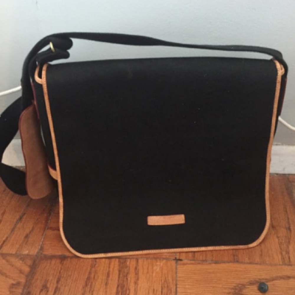 Dooney and Bourke Messenger bag